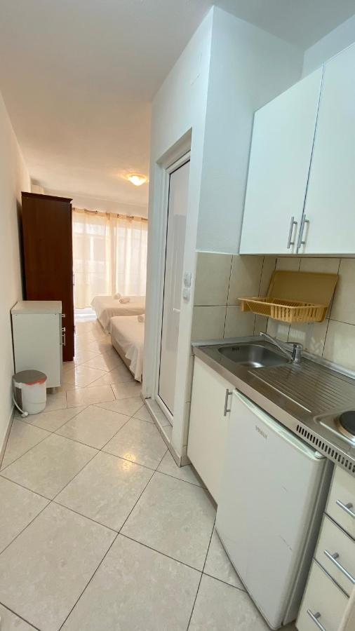 Villa Alba Apartments Dobra Voda Luaran gambar