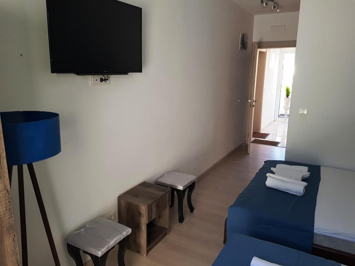 Villa Alba Apartments Dobra Voda Luaran gambar