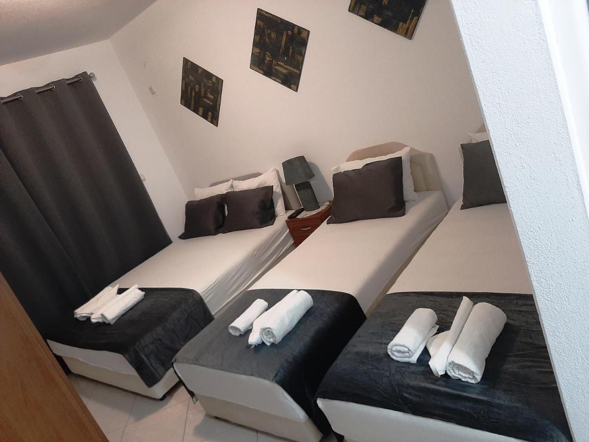 Villa Alba Apartments Dobra Voda Luaran gambar