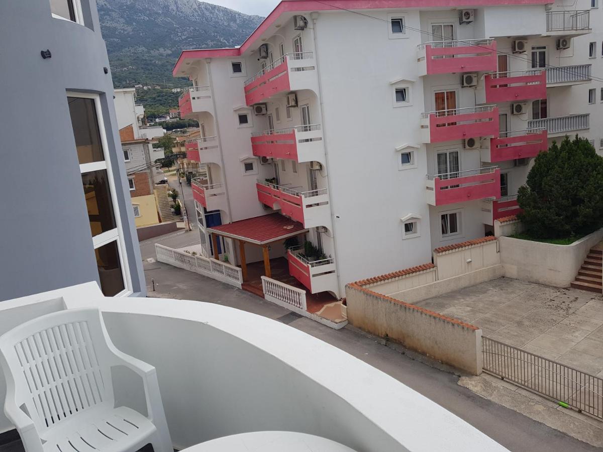 Villa Alba Apartments Dobra Voda Luaran gambar