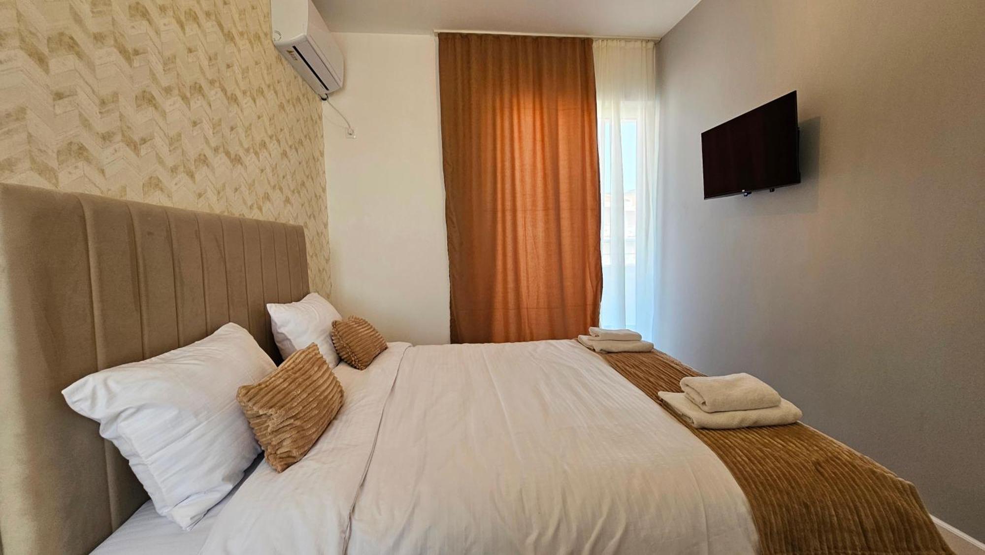 Villa Alba Apartments Dobra Voda Luaran gambar