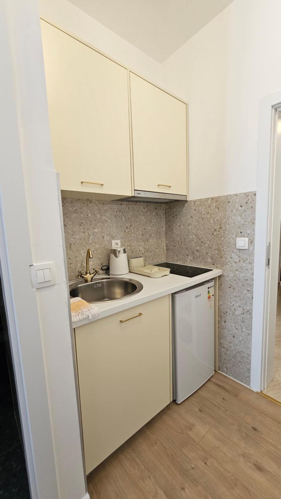 Villa Alba Apartments Dobra Voda Bilik gambar